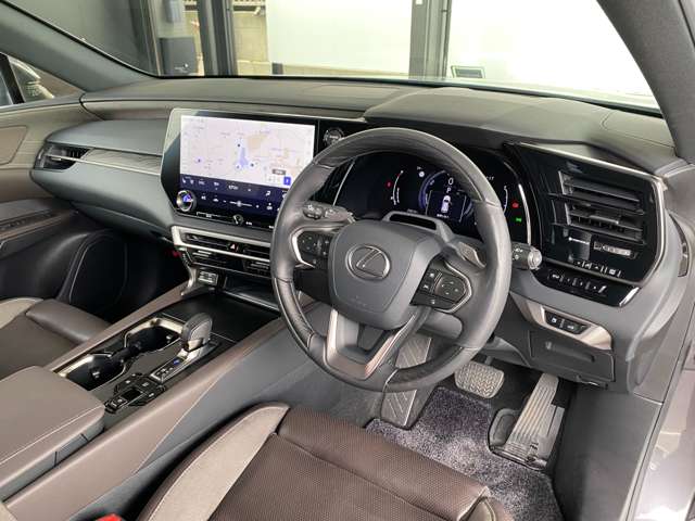 Lexus RX 9