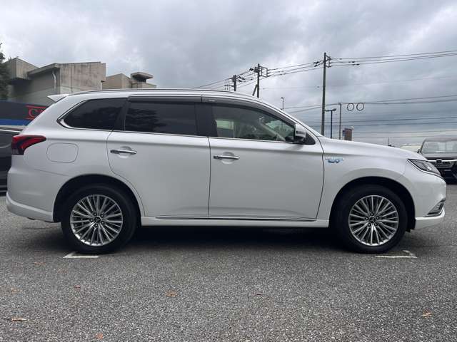 Mitsubishi Outlander PHEV 9