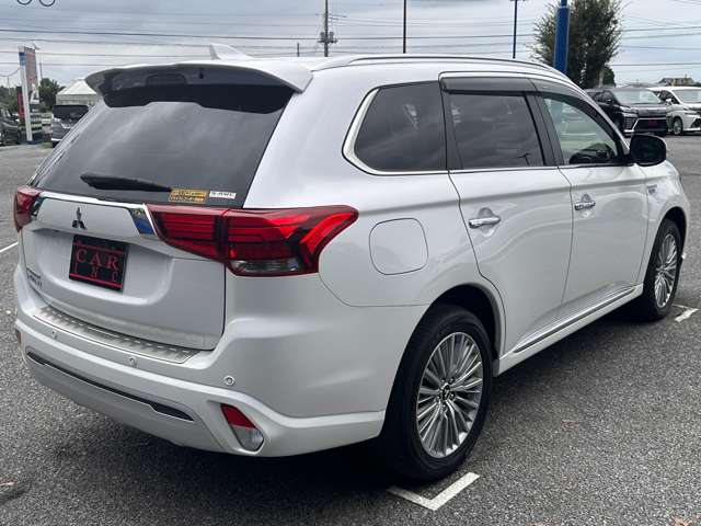 Mitsubishi Outlander PHEV 10