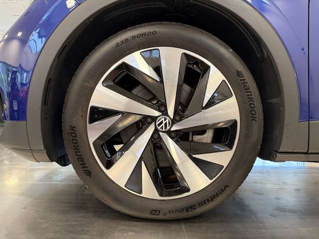 Volkswagen ID.4 7