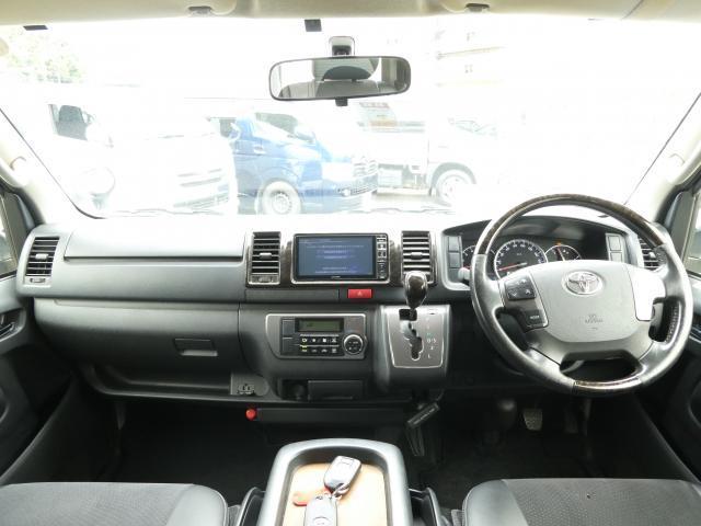 Toyota Hiace Van 8