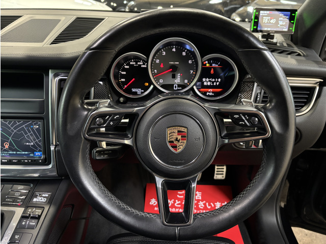 Porsche Macan 11