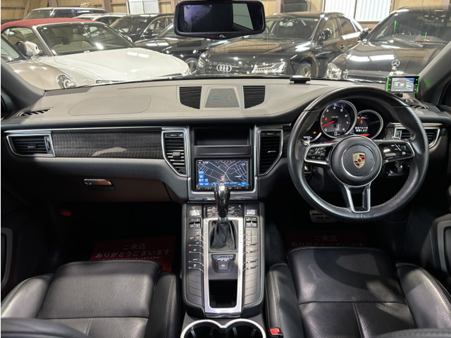 Porsche Macan 6