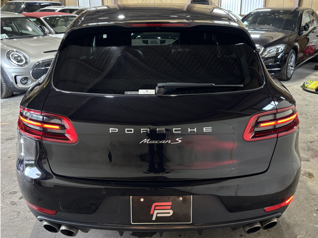 Porsche Macan 8