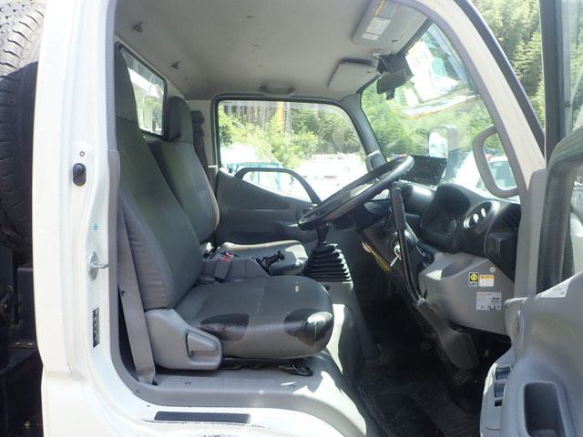 Hino Dutro 5