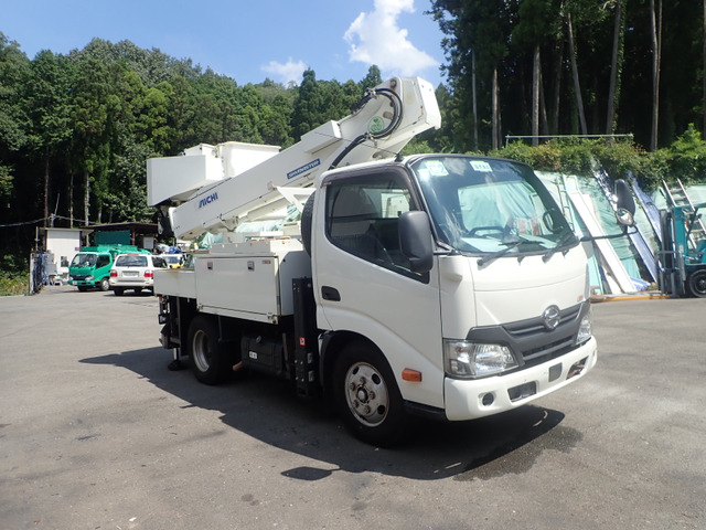 Hino Dutro 7
