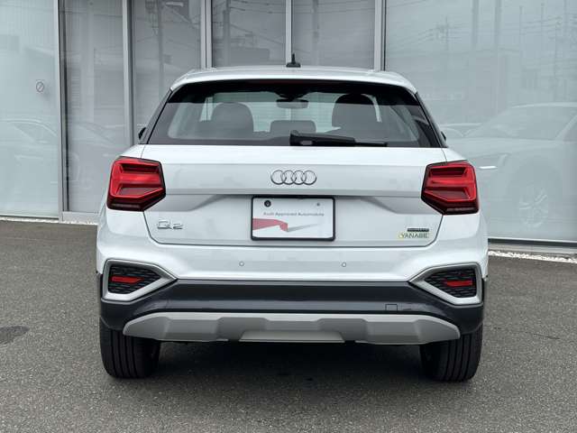 Audi Q2 11