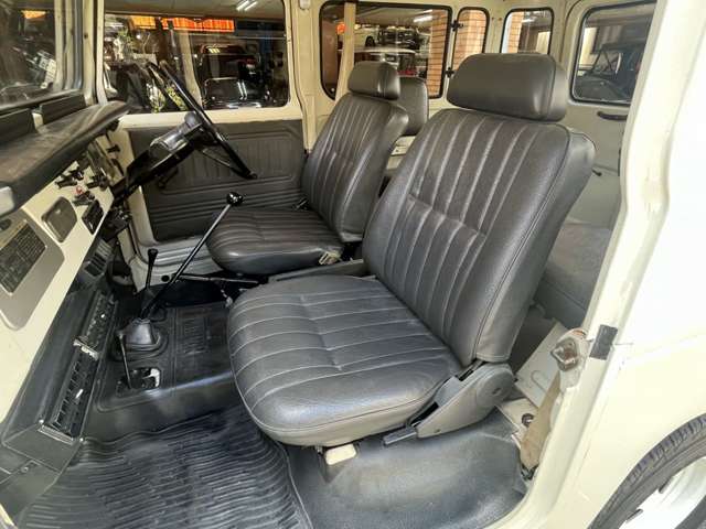 Toyota Land Cruiser 40 12