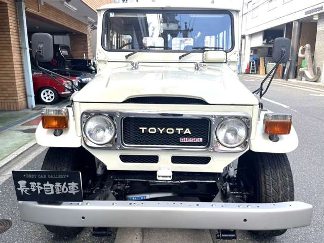 Toyota Land Cruiser 40 6