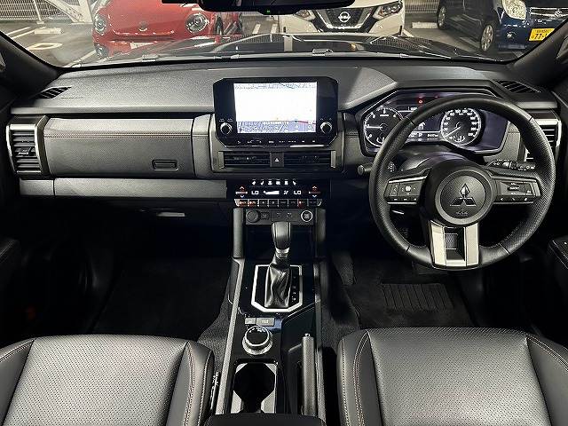 Mitsubishi Triton 2