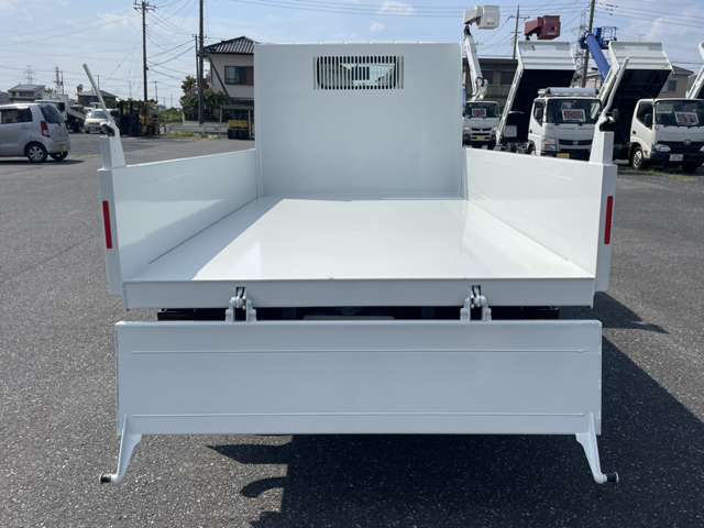 Mitsubishi Fuso Canter 11