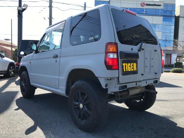 Mitsubishi Pajero Mini 12