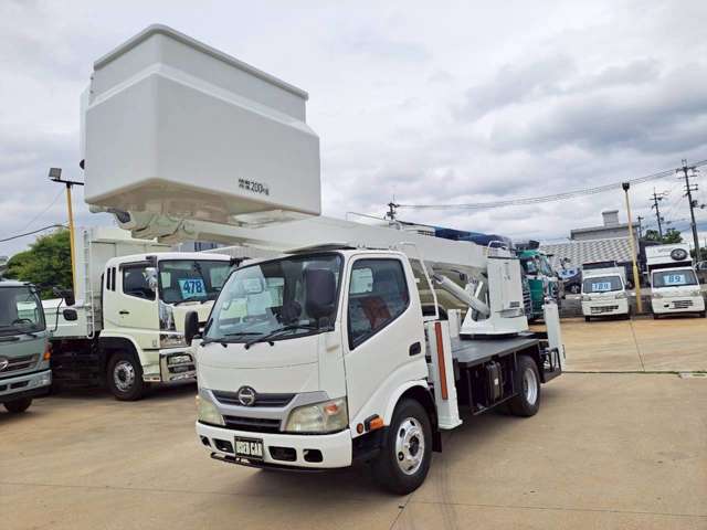 Hino Dutro 3