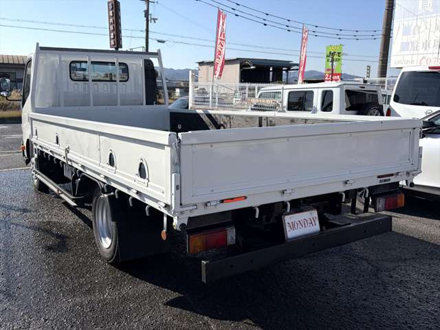 Hino Dutro 4