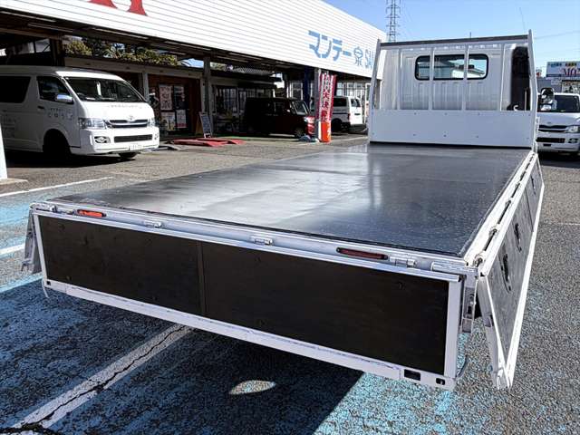 Hino Dutro 10