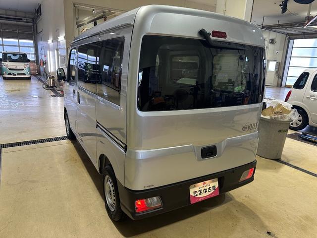 Daihatsu Hijet Cargo 5