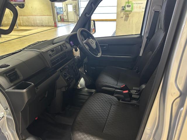 Daihatsu Hijet Cargo 8