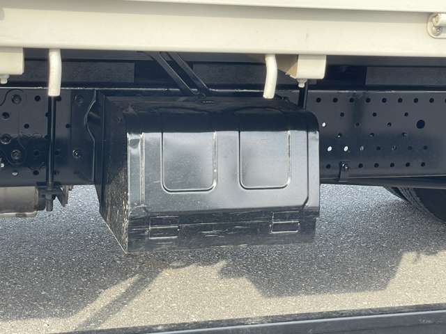 Isuzu Elf 11