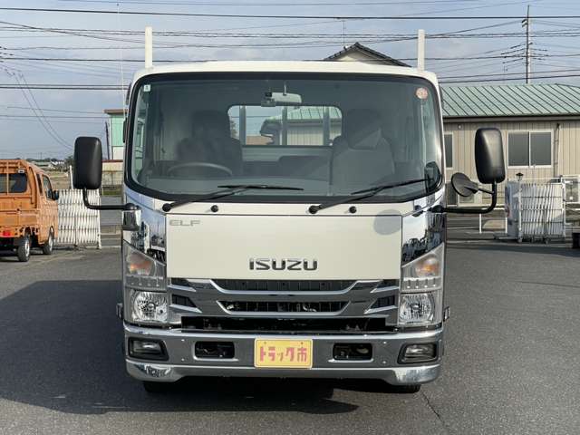 Isuzu Elf 4