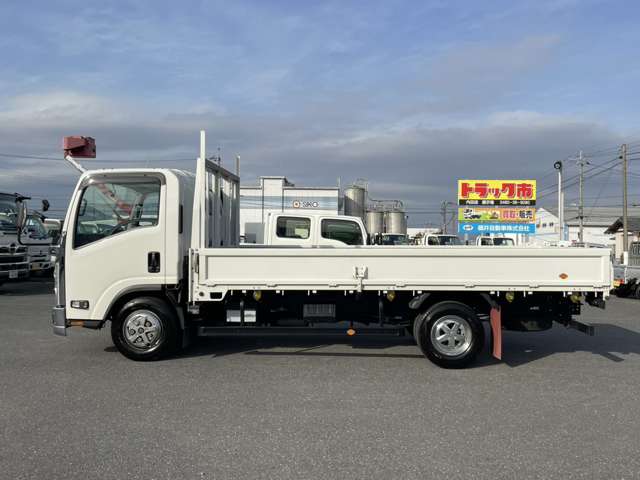 Isuzu Elf 6
