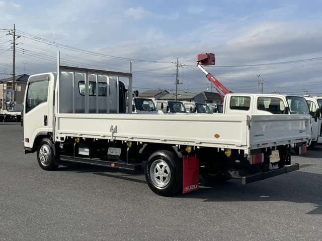 Isuzu Elf 7