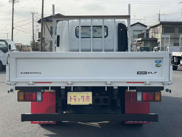 Isuzu Elf 8