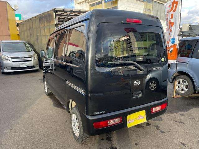 Daihatsu Hijet Cargo 7