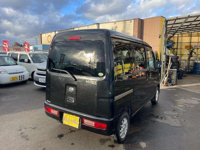 Daihatsu Hijet Cargo 9