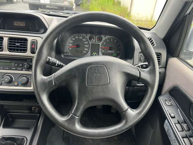Mitsubishi Pajero iO 12