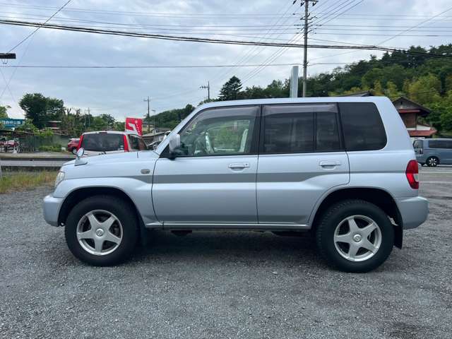 Mitsubishi Pajero iO 5