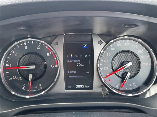 Toyota Hilux 4