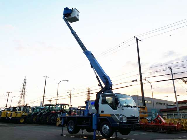 Isuzu Elf 8