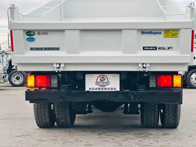 Isuzu Elf 11