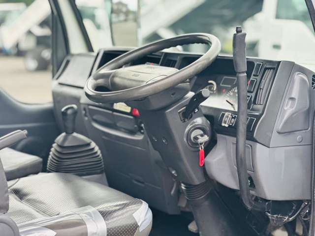 Isuzu Elf 12