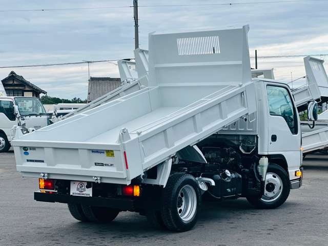 Isuzu Elf 9