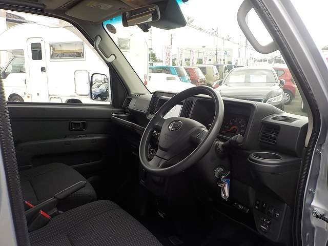 Daihatsu Hijet Cargo 12