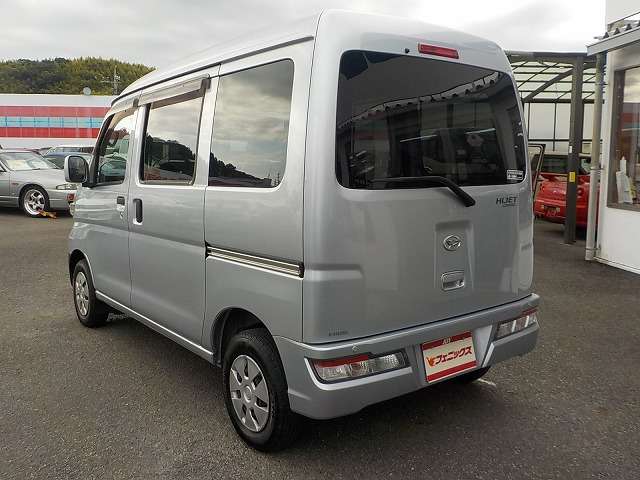 Daihatsu Hijet Cargo 10