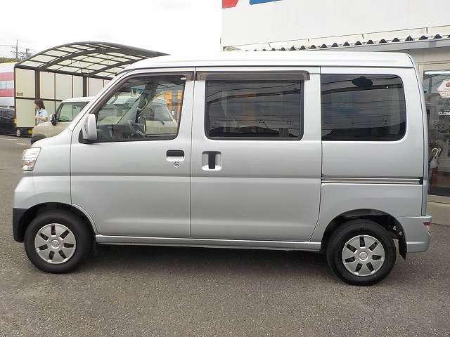 Daihatsu Hijet Cargo 11