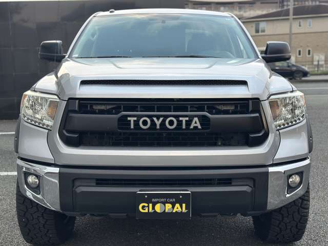 Toyota Tundra 2