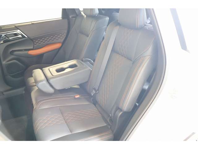 Mitsubishi Outlander 7