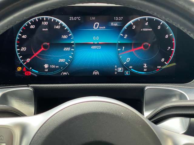 Mercedes-Benz GLB 11