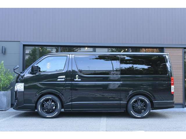 Toyota Hiace Van 5