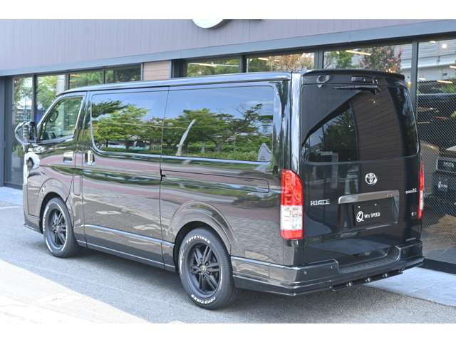 Toyota Hiace Van 6