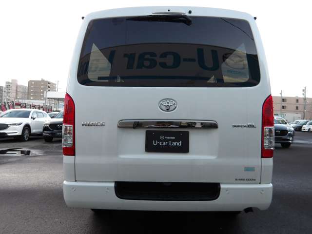 Toyota Hiace Van 6