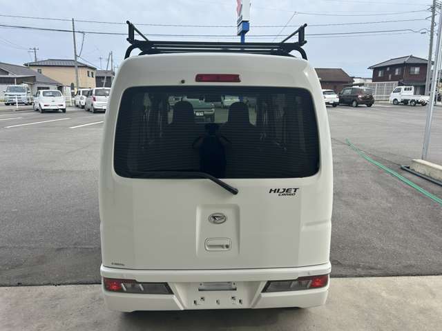 Daihatsu Hijet Cargo 5