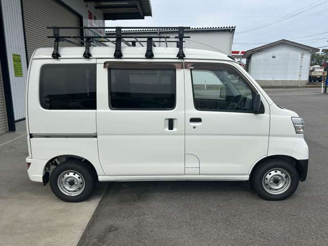 Daihatsu Hijet Cargo 7
