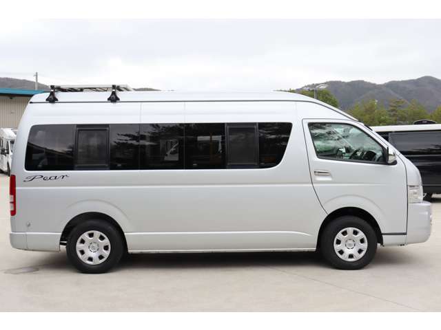 Toyota Hiace Van 12