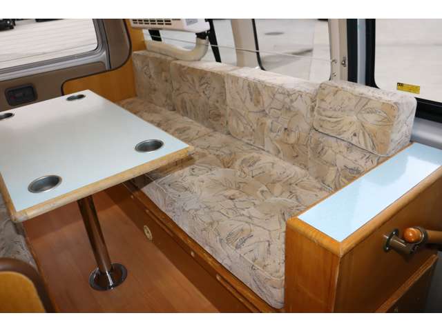 Toyota Hiace Van 5
