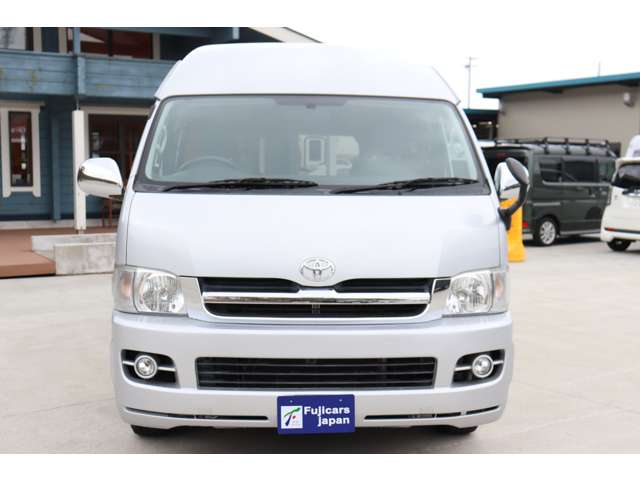 Toyota Hiace Van 10