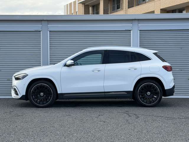 Mercedes-Benz GLA-Class 6